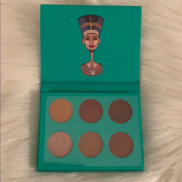 Juvia’s Place Custom Eyeshadow Pallet - Picture 3 of 6